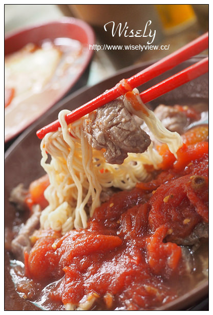 【旅行】香港。中環：勝香園＠必吃大排擋美食～蕃茄鮮牛麵、檸蜜脆脆與咸檸七