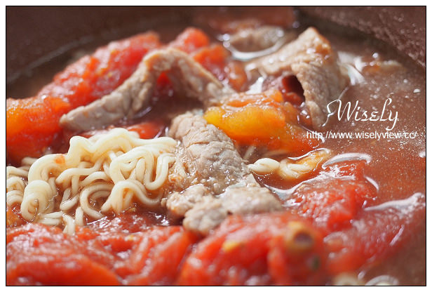 【旅行】香港。中環：勝香園＠必吃大排擋美食～蕃茄鮮牛麵、檸蜜脆脆與咸檸七