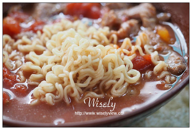 【旅行】香港。中環：勝香園＠必吃大排擋美食～蕃茄鮮牛麵、檸蜜脆脆與咸檸七