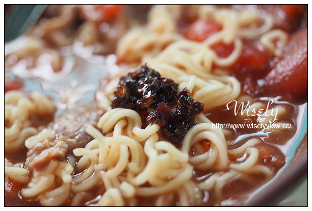 【旅行】香港。中環：勝香園＠必吃大排擋美食～蕃茄鮮牛麵、檸蜜脆脆與咸檸七