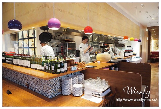 【旅行】2014日本。東京:上野阿美橫丁@Pasta PARADISO御徒町吉池本店,花680日圓用餐看高空美景 【旅行】2014日本。東京:上野阿美橫丁@Pasta PARADISO御徒町吉池本店,花680日圓用餐看高空美景