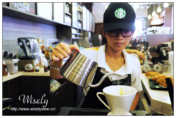【食記】台北市。大同區：Starbucks星巴克咖啡＠大稻埕保安門市，葉金塗古宅巴洛克建築物