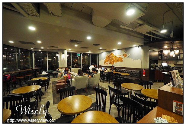 【旅行】2014新加坡。星巴克咖啡第一百家門市：Fullerton Waterboat House＠魚尾獅公園