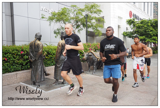 【旅行】2014新加坡。自由行景點隨拍：克拉碼頭、佛萊士雕像鐘樓、加文納橋、魚尾獅公園