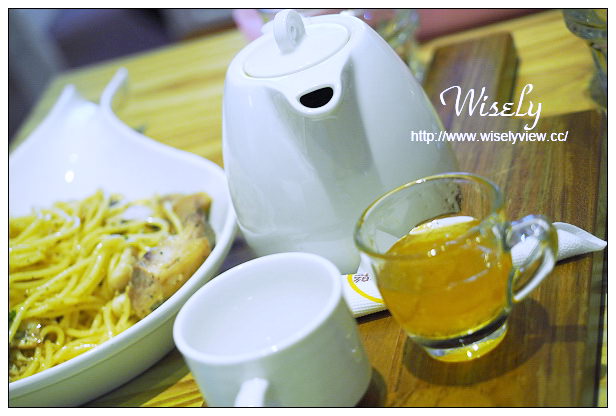 【食記】台北信義。捷運市政府站：疊疊樂鬆餅三明治(松菸店)＠童趣壁畫下午茶～捷運市政府站美食