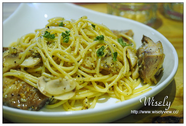 【食記】台北信義。捷運市政府站：疊疊樂鬆餅三明治(松菸店)＠童趣壁畫下午茶～捷運市政府站美食