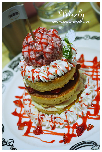 【食記】台北信義。捷運市政府站：疊疊樂鬆餅三明治(松菸店)＠童趣壁畫下午茶～捷運市政府站美食