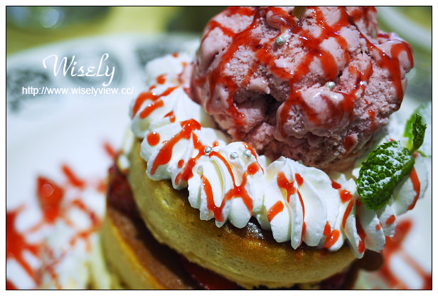 【食記】台北信義。捷運市政府站：疊疊樂鬆餅三明治(松菸店)＠童趣壁畫下午茶～捷運市政府站美食