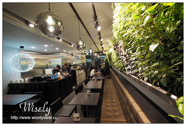 【食記】台北市。中正區：瓦法奇朵(台北車站店)＠牛排買一送一至12/4，輕食料理也好吃