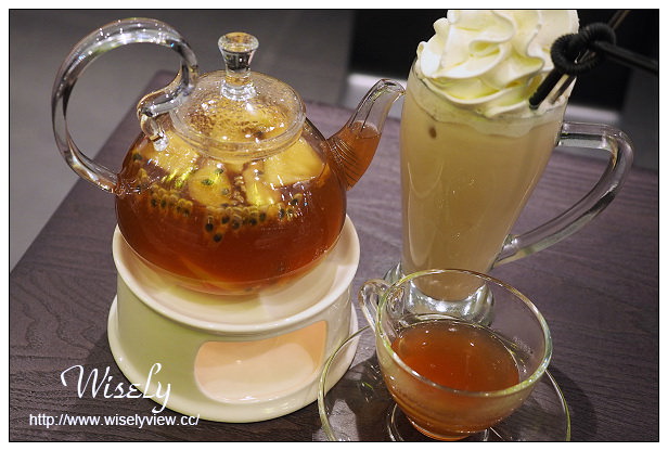 【食記】台北市。中正區：瓦法奇朵(台北車站店)＠牛排買一送一至12/4，輕食料理也好吃