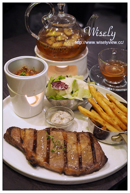 【食記】台北市。中正區：瓦法奇朵(台北車站店)＠牛排買一送一至12/4，輕食料理也好吃