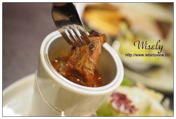 【食記】台北市。中正區：瓦法奇朵(台北車站店)＠牛排買一送一至12/4，輕食料理也好吃