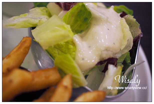 【食記】台北市。中正區：瓦法奇朵(台北車站店)＠牛排買一送一至12/4，輕食料理也好吃