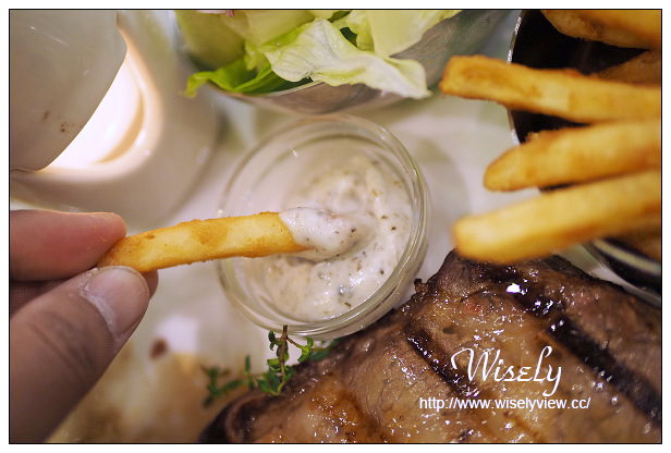 【食記】台北市。中正區：瓦法奇朵(台北車站店)＠牛排買一送一至12/4，輕食料理也好吃