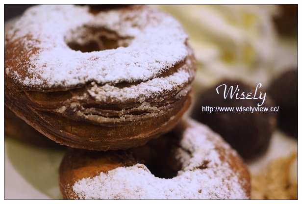 【食記】台北市。中正區：瓦法奇朵(台北車站店)＠牛排買一送一至12/4，輕食料理也好吃