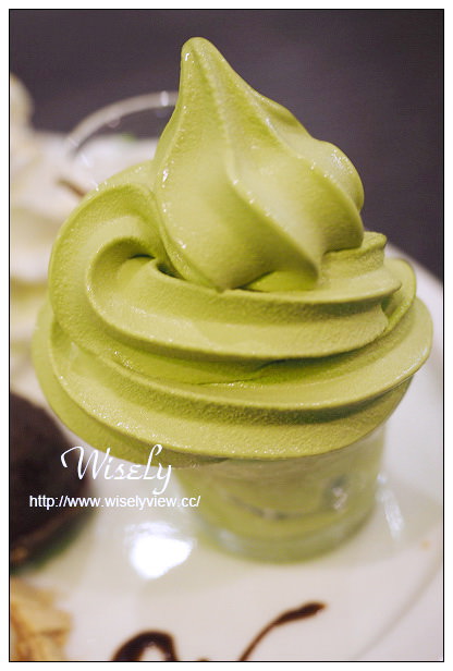 【食記】台北市。中正區：瓦法奇朵(台北車站店)＠牛排買一送一至12/4，輕食料理也好吃