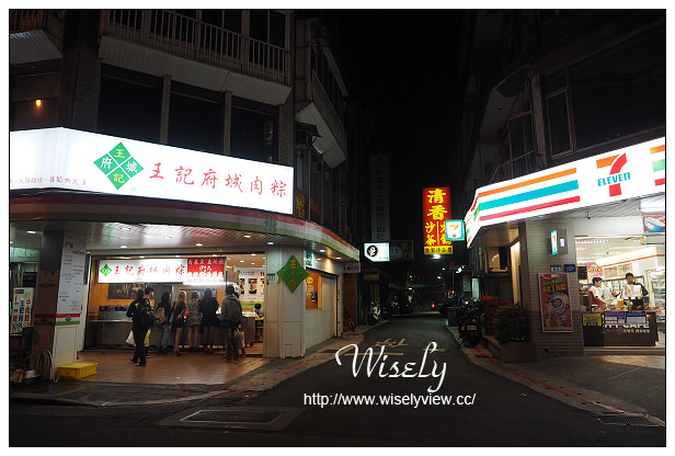 台北萬華。清香廣東汕頭沙茶火鍋︱西門町老字號美食，用餐環境也復古