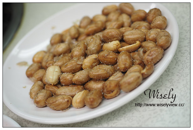 台北萬華。清香廣東汕頭沙茶火鍋︱西門町老字號美食，用餐環境也復古