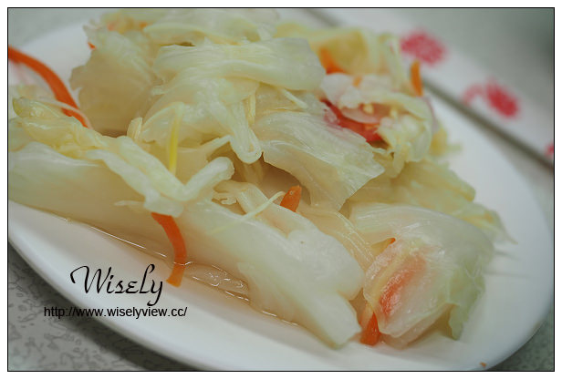 台北萬華。清香廣東汕頭沙茶火鍋︱西門町老字號美食，用餐環境也復古