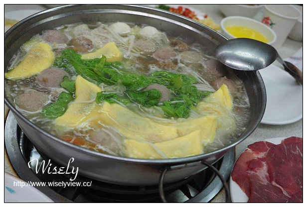 台北萬華。清香廣東汕頭沙茶火鍋︱西門町老字號美食，用餐環境也復古