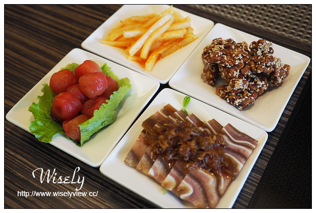 【食記】高雄市。苓雅區：食尚圓桌海鮮鍋物＠雙人海陸活龍蝦套餐，份量多夠超值！