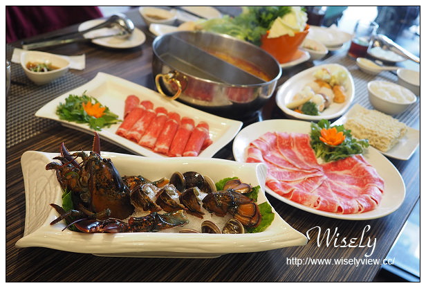 【食記】高雄市。苓雅區：食尚圓桌海鮮鍋物＠雙人海陸活龍蝦套餐，份量多夠超值！