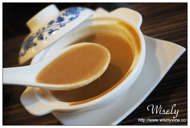 【食記】高雄市。苓雅區：食尚圓桌海鮮鍋物＠雙人海陸活龍蝦套餐，份量多夠超值！