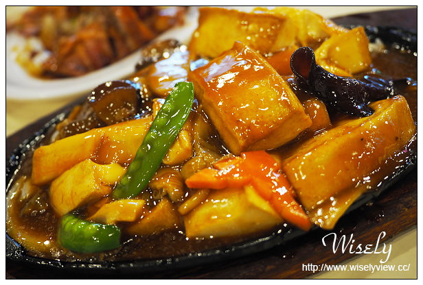 【食記】新北市。永和區：廣東正龍城烤鴨：三寶拼盤美味～捷運永安市場站美食