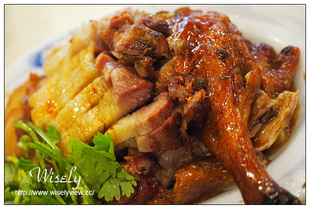 【食記】新北市。永和區：廣東正龍城烤鴨：三寶拼盤美味～捷運永安市場站美食