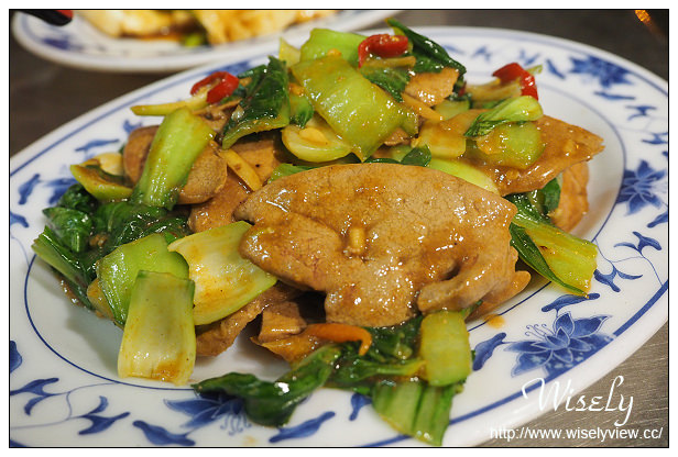 【食記】新北市。新店區：劉記快炒＠深夜騎樓宵夜美食，位於耕莘醫院斜對面