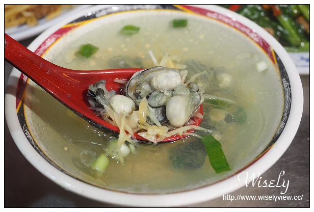 【食記】新北市。新店區：劉記快炒＠深夜騎樓宵夜美食，位於耕莘醫院斜對面