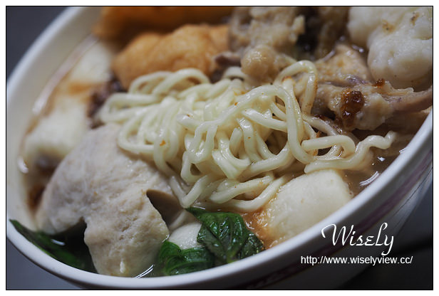 【食記】新北市。永和區：頑固麵攤大碗公麵＠隱藏在捷運頂溪站內的巷弄美食小吃