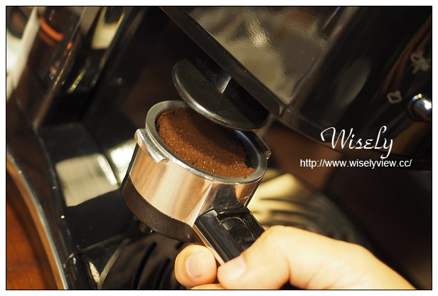 【開箱】迪朗奇半自動咖啡機：Delonghi Icona ECO310義式濃縮咖啡機＠造型復古，品味香濃