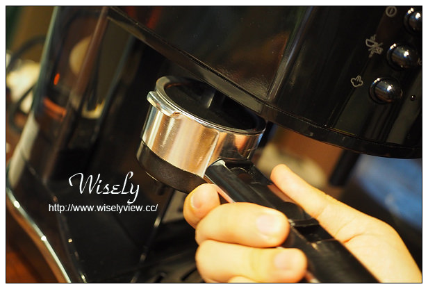 【開箱】迪朗奇半自動咖啡機：Delonghi Icona ECO310義式濃縮咖啡機＠造型復古，品味香濃