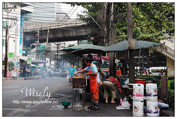【旅行】泰國。曼谷蘇梅島(蘇美島)十日自由行＠Day03：丹嫩莎朵水上市場、美功鐵道市場、樹中佛寺/泰拳公園、安帕瓦水上市場～(BodyTune曼谷超值按摩)