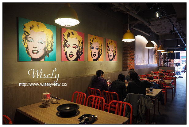 【食記】台北市。中正區：石頭公石頭火鍋：平價單點美式裝潢風格，馬辣副牌火鍋店