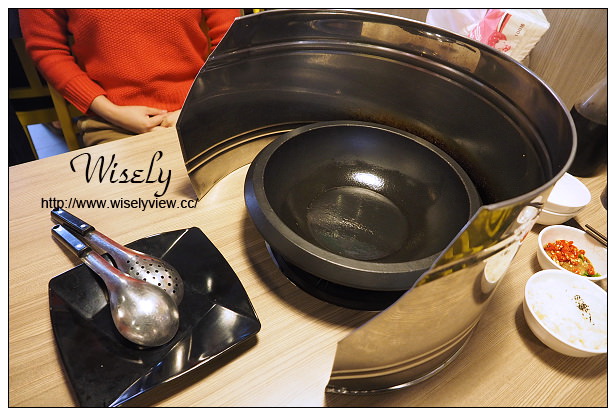 【食記】台北市。中正區：石頭公石頭火鍋：平價單點美式裝潢風格，馬辣副牌火鍋店