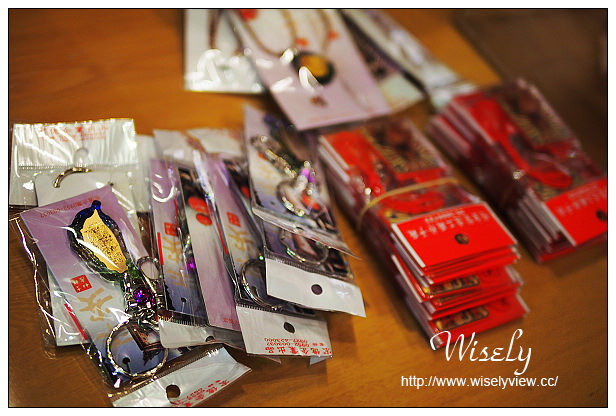 【遊記】宜蘭市。在地人老街美食景點一日遊：昭應宮(安太歲)、中山公園(歡樂宜蘭年)、大貓扁食店(餛飩排骨麵)、宜蘭伴手禮(三源臘味行、老增壽蜜餞)、東門夜市、幾米公園