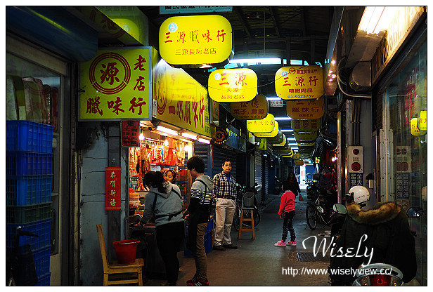 【遊記】宜蘭市。在地人老街美食景點一日遊：昭應宮(安太歲)、中山公園(歡樂宜蘭年)、大貓扁食店(餛飩排骨麵)、宜蘭伴手禮(三源臘味行、老增壽蜜餞)、東門夜市、幾米公園