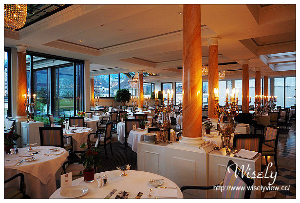 【旅行】歐洲。瑞士：因特拉肯(Interlaken)自由行_Day02＠少女峰鐵道遊、萬年冰宮、史芬克斯觀景台、瑞士蓮巧克力店、SnowpenAir(2015雪山音樂節)、市區河畔色溫隨拍