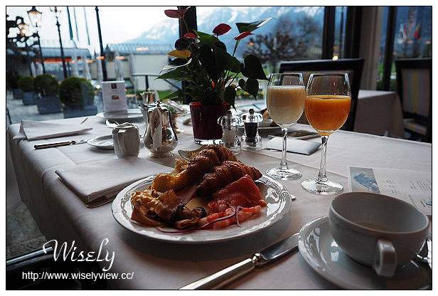 【旅行】歐洲。瑞士：因特拉肯(Interlaken)自由行_Day02＠少女峰鐵道遊、萬年冰宮、史芬克斯觀景台、瑞士蓮巧克力店、SnowpenAir(2015雪山音樂節)、市區河畔色溫隨拍