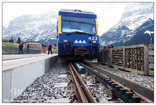 【旅行】歐洲。瑞士：因特拉肯(Interlaken)自由行_Day02＠少女峰鐵道遊、萬年冰宮、史芬克斯觀景台、瑞士蓮巧克力店、SnowpenAir(2015雪山音樂節)、市區河畔色溫隨拍