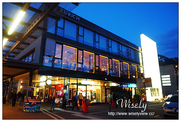 【旅行】歐洲。瑞士：因特拉肯(Interlaken)自由行_Day02＠少女峰鐵道遊、萬年冰宮、史芬克斯觀景台、瑞士蓮巧克力店、SnowpenAir(2015雪山音樂節)、市區河畔色溫隨拍