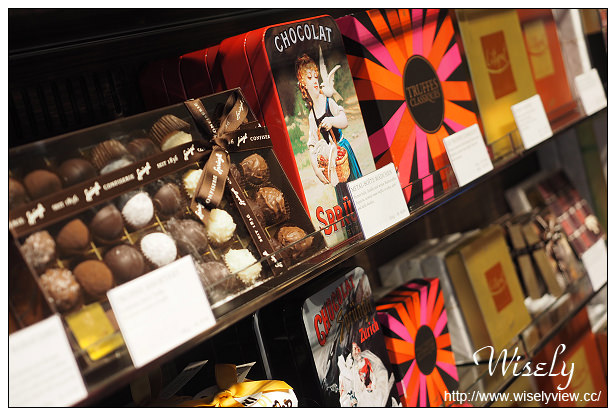 【旅行】歐洲。瑞士：因特拉肯(Interlaken)自由行_Day06＠蘇黎世機場（Zurich Airport）必買必逛必吃分享～Duty Free Store、Confiserie Sprungli史普力巧克力、Lindt瑞士蓮巧克力、The Spirit of Switzerland、Schweizer Heimatwerk