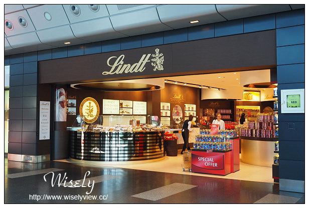 【旅行】歐洲。瑞士：因特拉肯(Interlaken)自由行_Day06＠蘇黎世機場（Zurich Airport）必買必逛必吃分享～Duty Free Store、Confiserie Sprungli史普力巧克力、Lindt瑞士蓮巧克力、The Spirit of Switzerland、Schweizer Heimatwerk