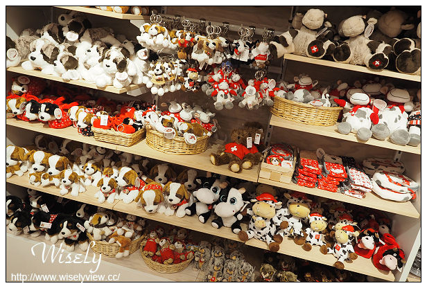 【旅行】歐洲。瑞士：因特拉肯(Interlaken)自由行_Day06＠蘇黎世機場（Zurich Airport）必買必逛必吃分享～Duty Free Store、Confiserie Sprungli史普力巧克力、Lindt瑞士蓮巧克力、The Spirit of Switzerland、Schweizer Heimatwerk
