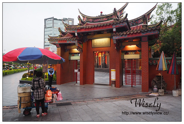 【食記】台北市。中山區：阿俊大腸麵線/甜不辣、阿梅油飯/冬粉＠捷運行天宮站美食