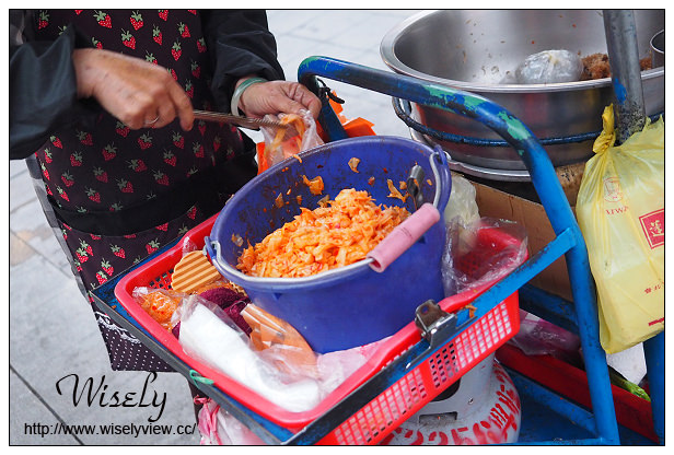 【食記】台北市。中山區：阿俊大腸麵線/甜不辣、阿梅油飯/冬粉＠捷運行天宮站美食
