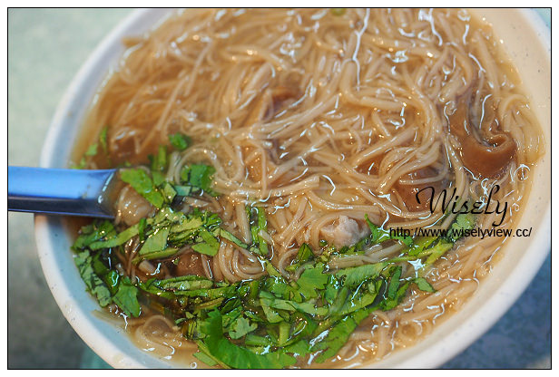 【食記】台北市。中山區：阿俊大腸麵線/甜不辣、阿梅油飯/冬粉＠捷運行天宮站美食