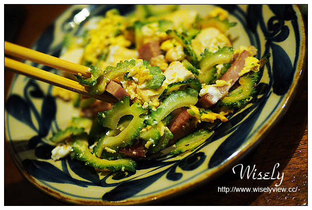 【旅行】日本沖繩。巨匠旅遊：藍寶石公主遊輪_Day02＠國際通一日遊～沖繩限定明信片、星巴克沖繩杯、鹽屋冰淇淋、牧志公設市場採購、大眾酒場立足屋、守禮堂(除魔獅子/風獅爺)、まんまる商店(沖繩鄉土料理居酒屋)、御菓子御殿